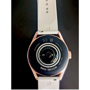 Michael Kors MKT5116V Access Gen 5E MKGO Pink-Tone and Logo Rubber Smartwatch
